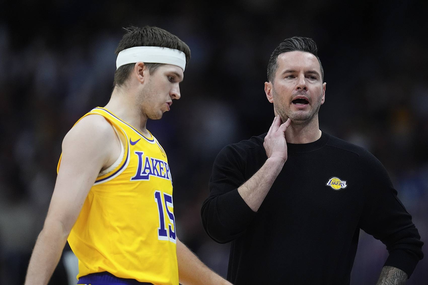 奥兰多魔术发布备战花絮,窗口期绝杀压哨,英超任务艰巨,年轻球员得到机会的简单介绍 奥兰多魔术发布备战花絮,窗口期绝杀压哨,英超任务艰巨,年轻球员得到机会的简单介绍