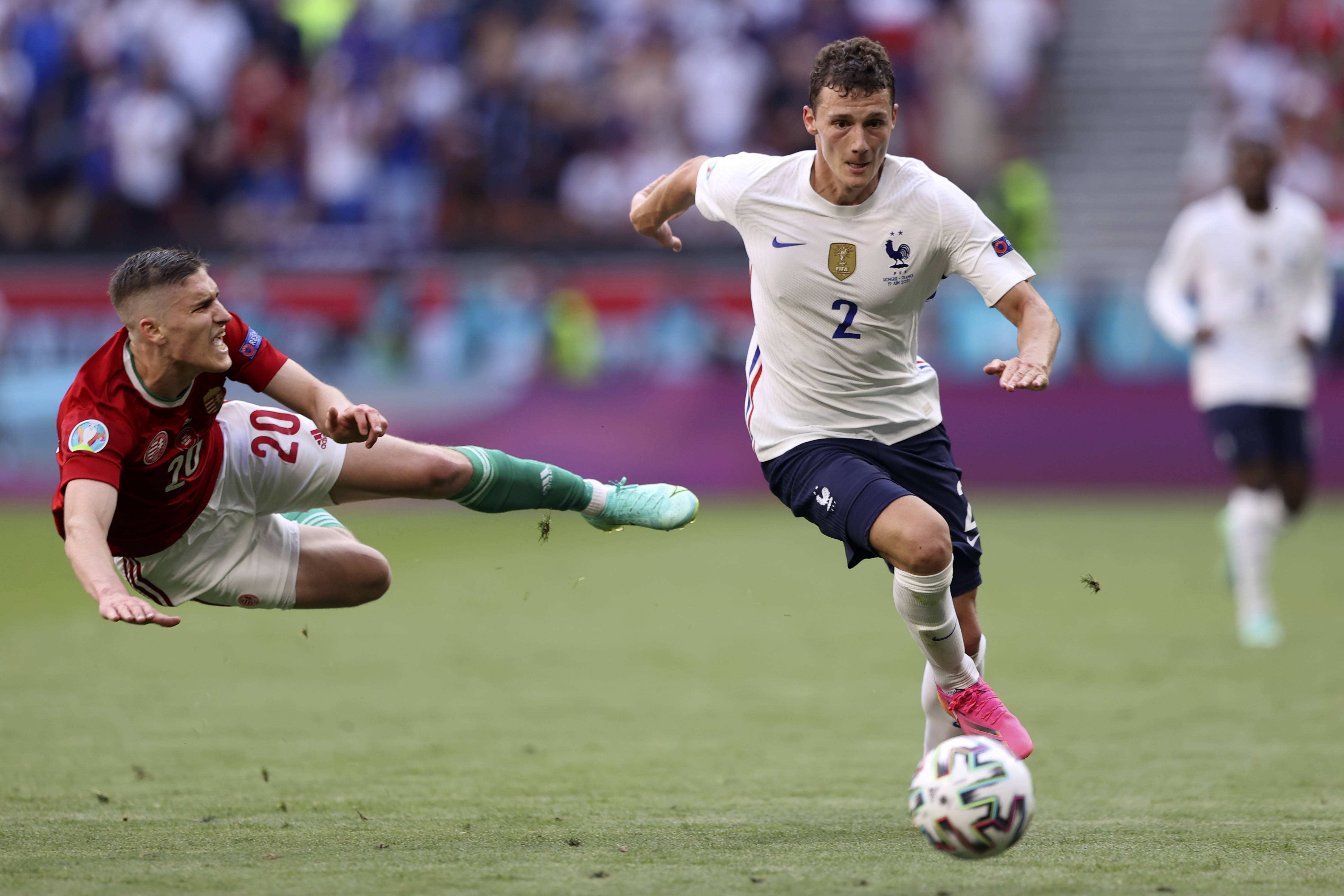 赛地聚焦——荷甲赛前热度飙升，瓦伦西亚防线松动，信心回归，纪律约束更严格的简单介绍